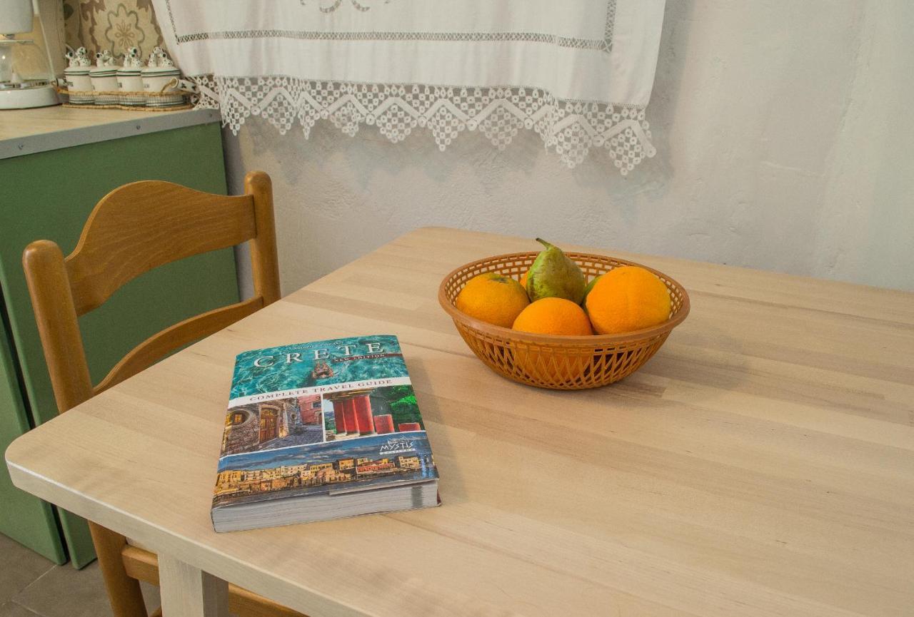 Feneri 3 -Cozy Rustic Apt 20' From Elafonisi Beach Perivolia  Exteriör bild